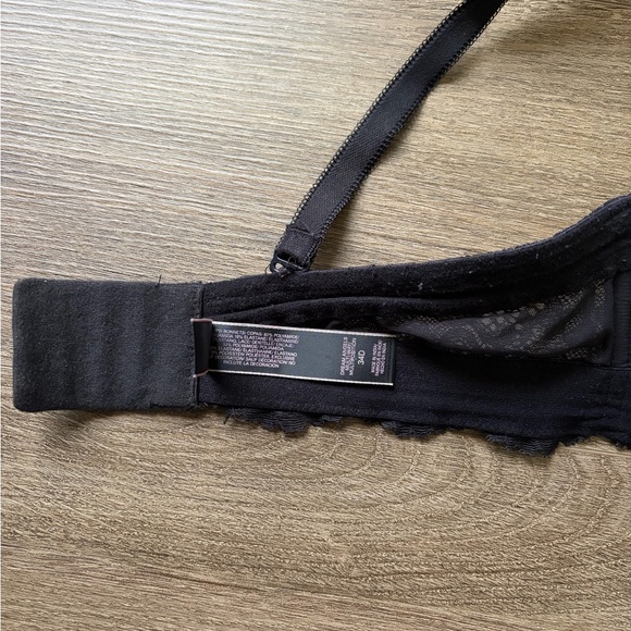 Victoria's Secret Black Dream Angels Multiway- Strapless Convertible Bra - Picture 4 of 4